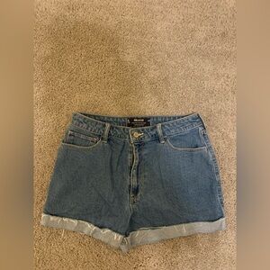 Hollister High Waisted Mom Shorts size 10